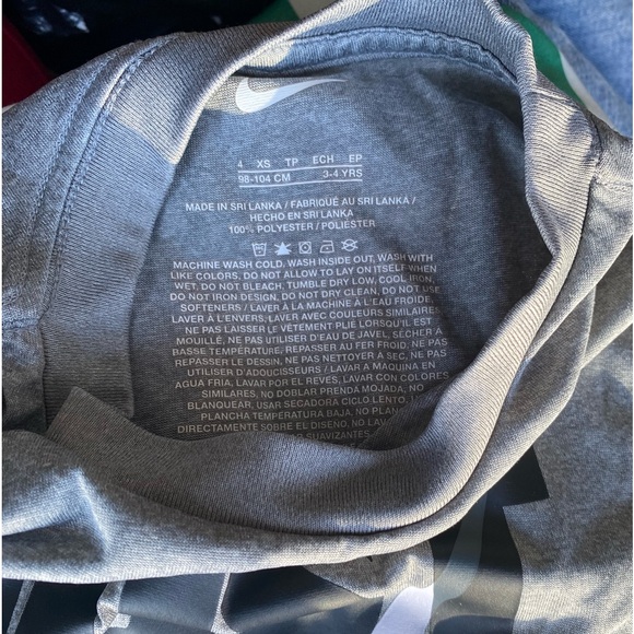 Nike kids athletic shirt size 4 - Picture 4 of 4